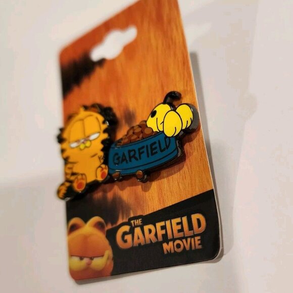 the Garfield Movie 2024 Garfield Oddie Food Bowl Enamel Pin NEW - Picture 6 of 9